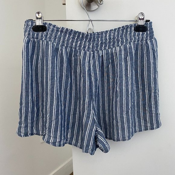 AMERICAN EAGLE BLUE & WHITE STRIPED SHORTS - Picture 5 of 7
